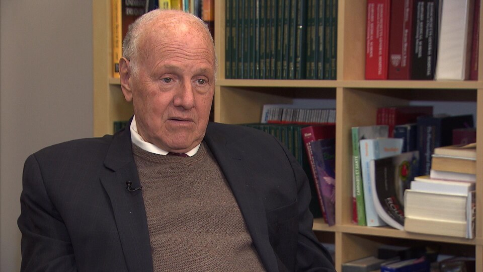 Jean-Pierre Chiasson dans son bureau