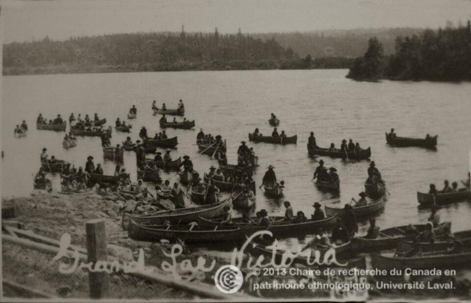 Arrivée des Algonquins au Grand lac Victoria, 1907