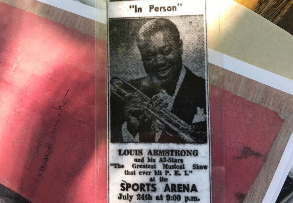 Une annonce de journal fait la promotion du spectacle de Louis Armstrong à Charlottetown, le 24 juillet 1958.