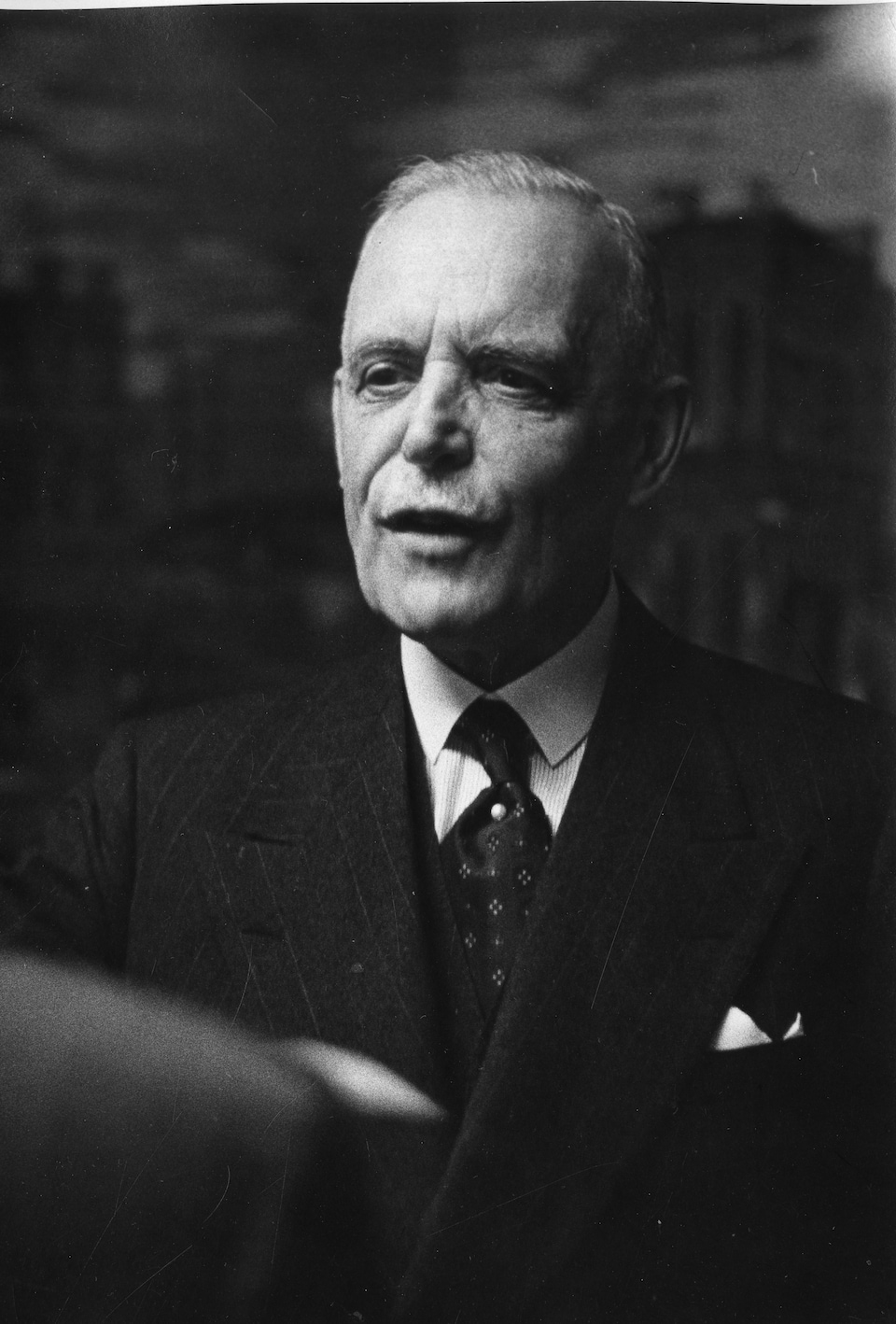 Louis St-Laurent, premier ministre du Canada, à l'écoute lors du Congrès de la Corporationdes agronomes de la province de Québec en 1951.