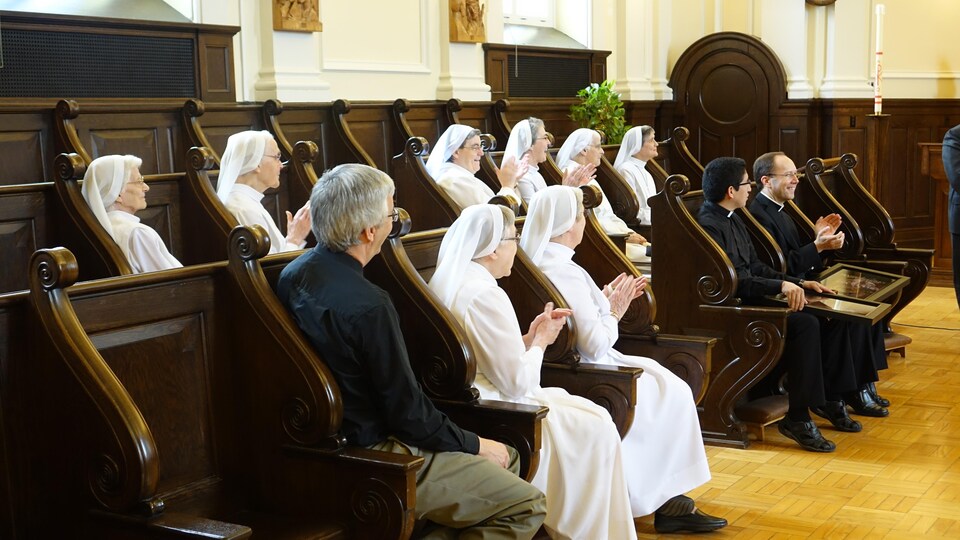 Certaines soeurs des Ursulines étaient présentes pour souligner le disque d'or d'Agnus Dei