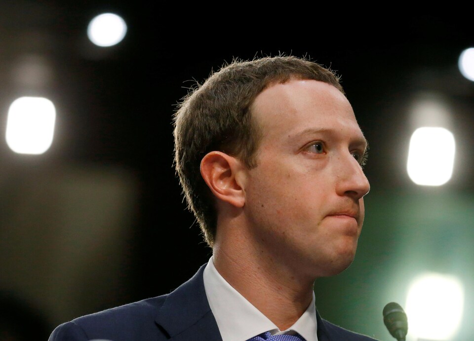 Le PDG de Facebook, Mark Zuckerberg, témoigne au Congrès américain dans la foulée du scandale des données personnelles obtenues par la firme Cambridge Analytica.