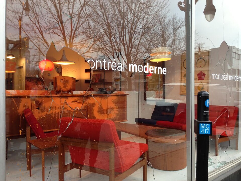 Le commerce de meubles Montréal moderne, de même que quatre autres magasins, a été vandalisé en novembre dernier dans le quartier Hochelaga-Maisonneuve.