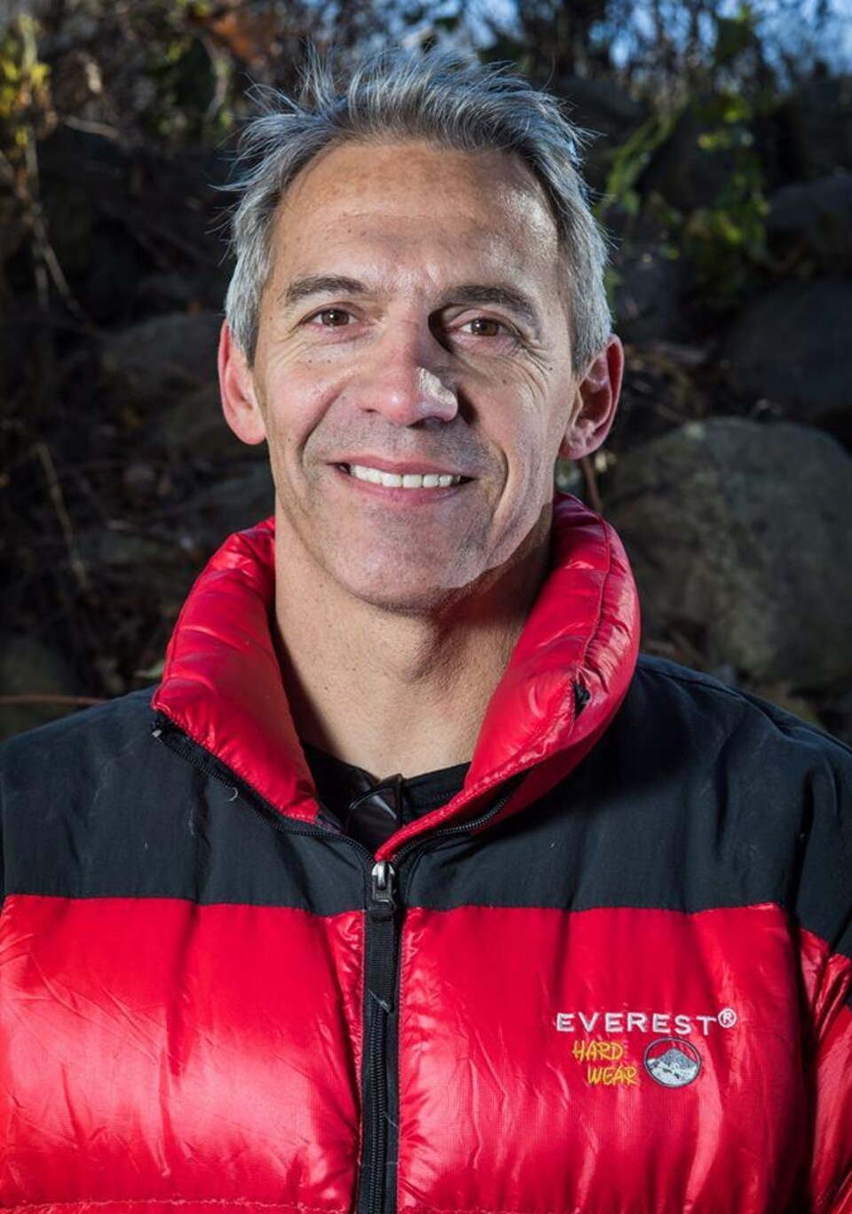 Serge Dessureault en tenue d'alpiniste.