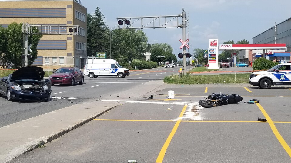 Le conducteur de la motocyclette a été reconduit à l'hôpital. 