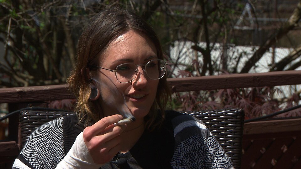 Raphaëlle Lemelin fume de la marijuana depuis qu'elle a 11 ans.