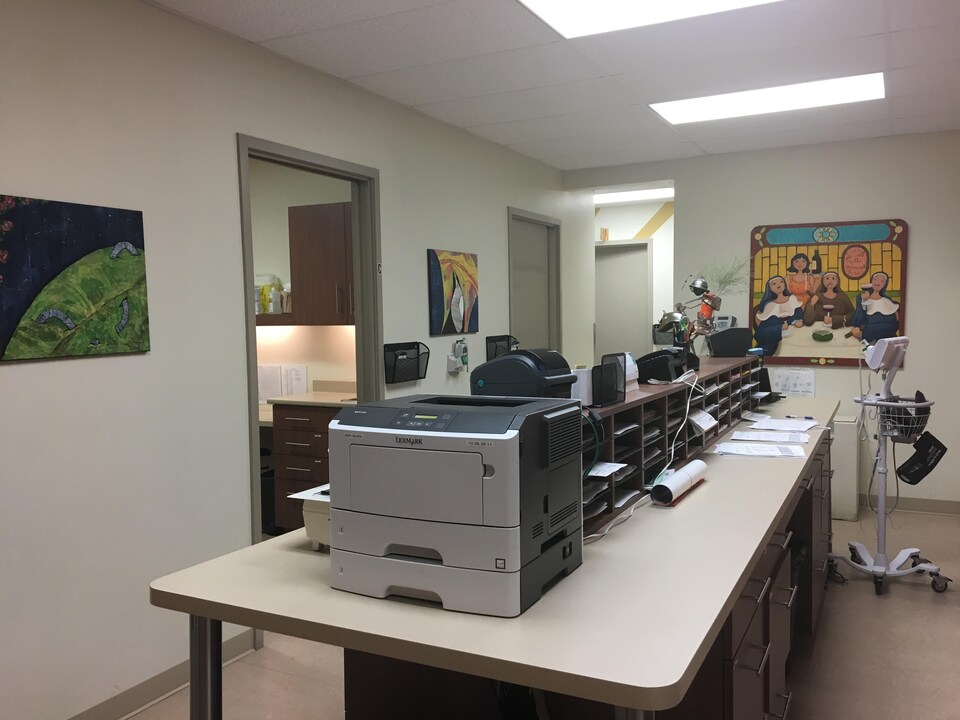 Une petite salle d'urgence a été aménagée à la clinique médicale de Saint-Léonard d'Aston.