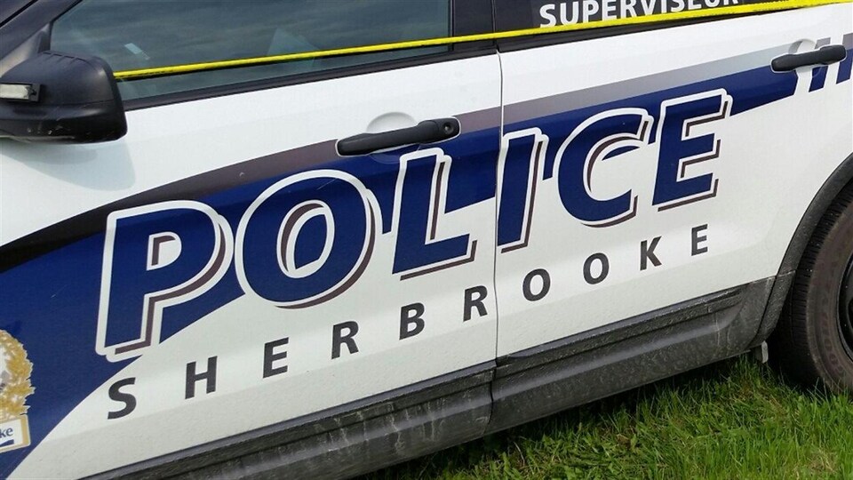 Le Service de Police de Sherbrooke.