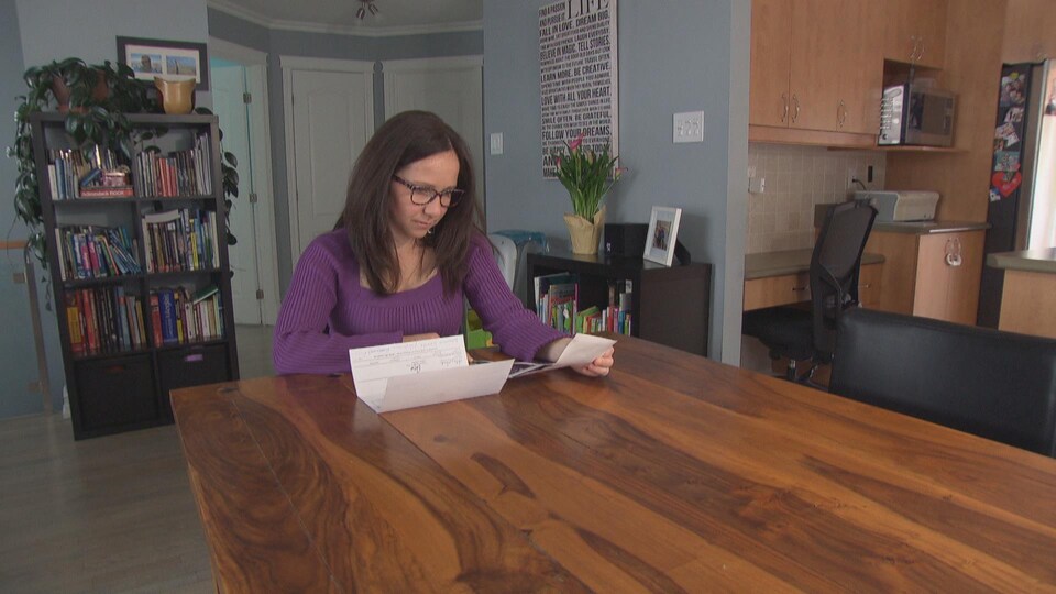 Une amniocentèse a permis à Carine Ouellet d'apprendre que le test d'ADN fœtal pour son deuxième bébé était un faux positif.  
