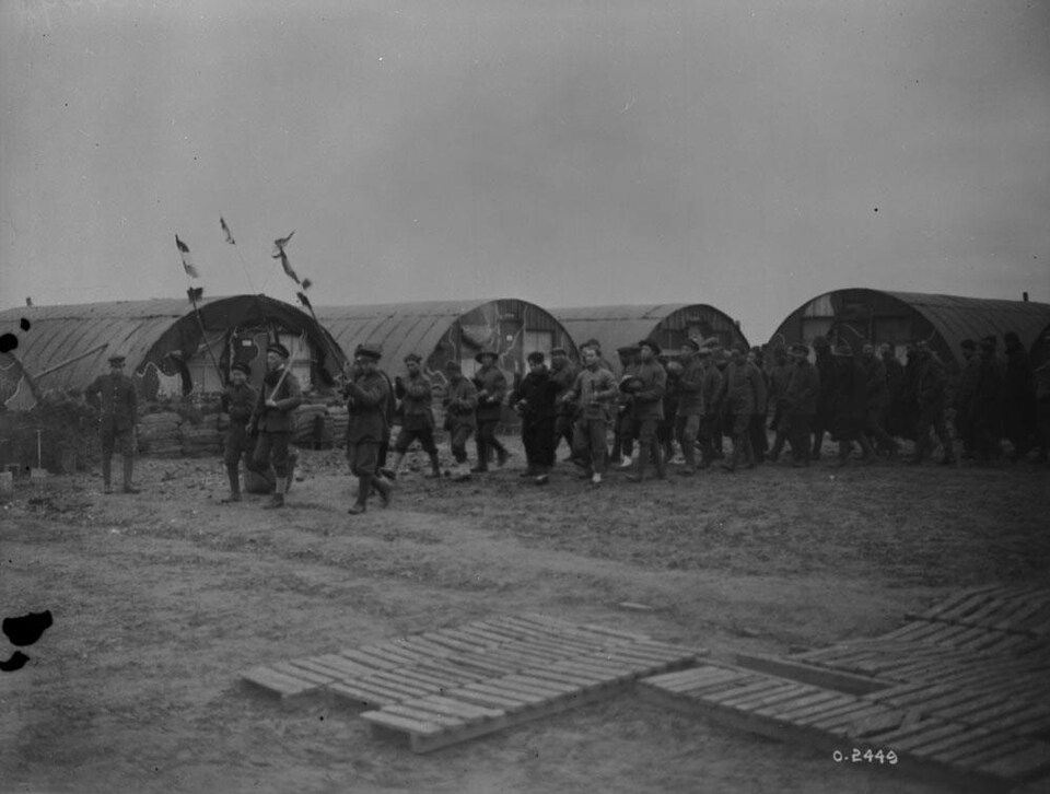 Une pelle et un outil au lieu d'un fusil le rôle oublié des Chinois