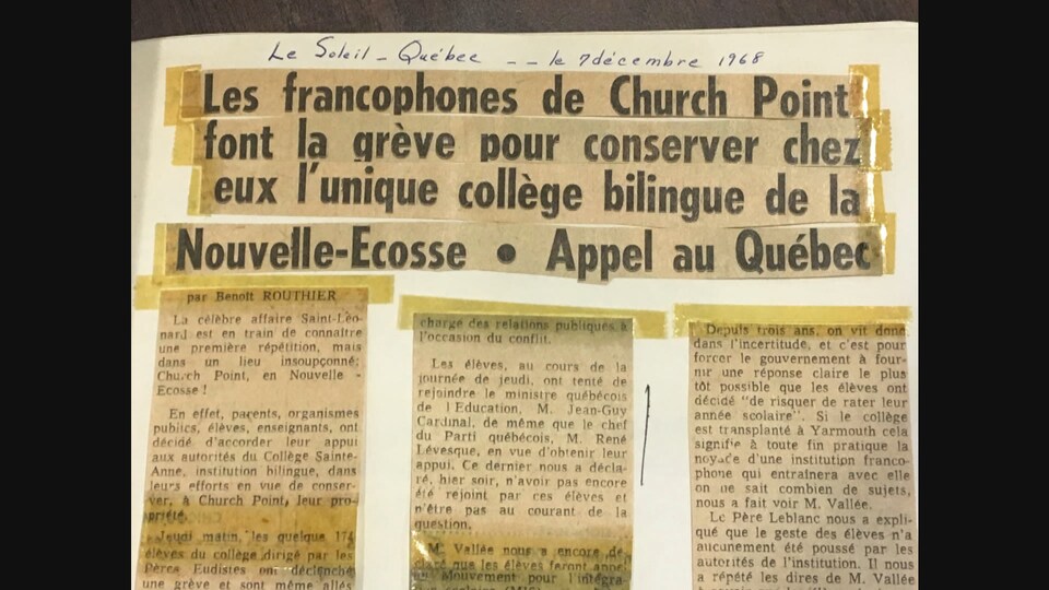 Un article du Soleil titre : « Les francophones de Church Point font la grève pour conserver chez eux l'unique collège bilingue de la Nouvelle-Écosse - Appel au Québec. »