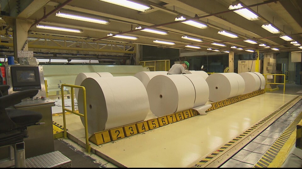 L'usine de papier journal de Produits forestiers Résolu à Baie-Comeau