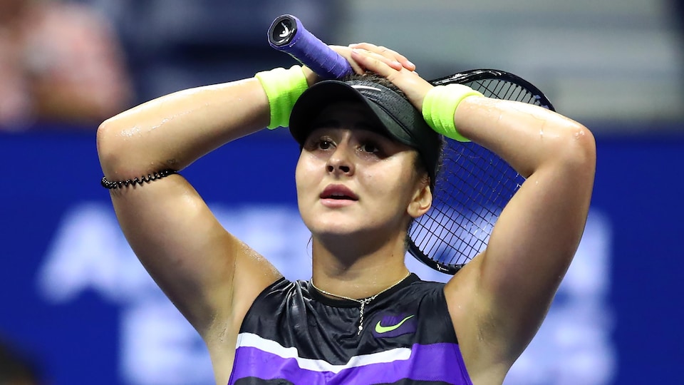 Bianca Andreescu réagit après sa victoire en demi-finales des Internationaux des États-Unis.