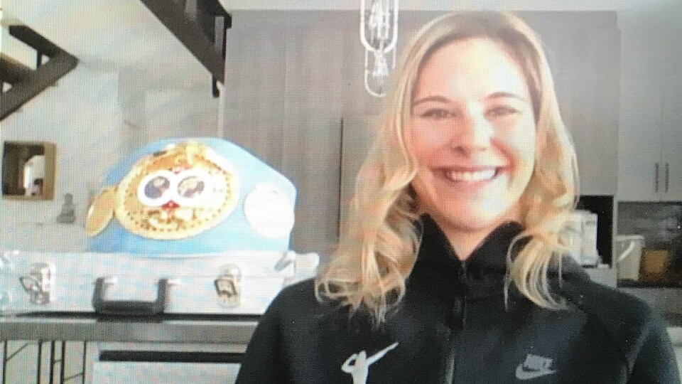 Marie-Eve Dicaire via videoconference.