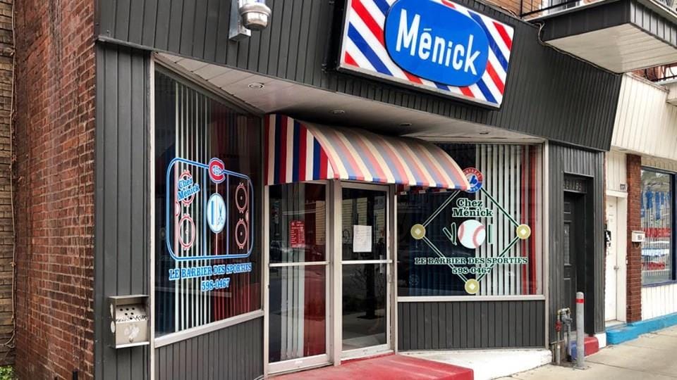 Le salon de barbier Chez Ménick, véritable institution dans le quartier Rosemont.