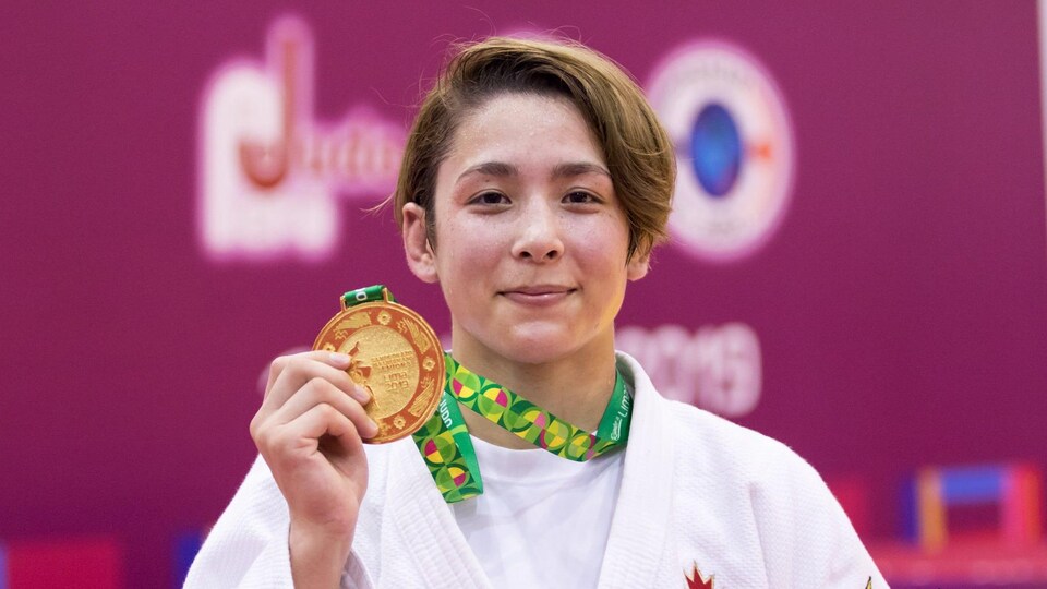 Christa Deguchi avec sa médaille d'or