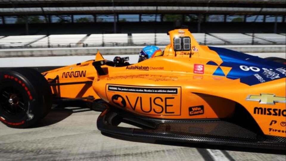 Fernando Alonso dans la McLaren-Chevrolet à Indianapolis