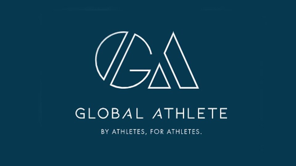 L'emblème du mouvement Global Athlete et son slogan : Par les athlètes, pour les athlètes