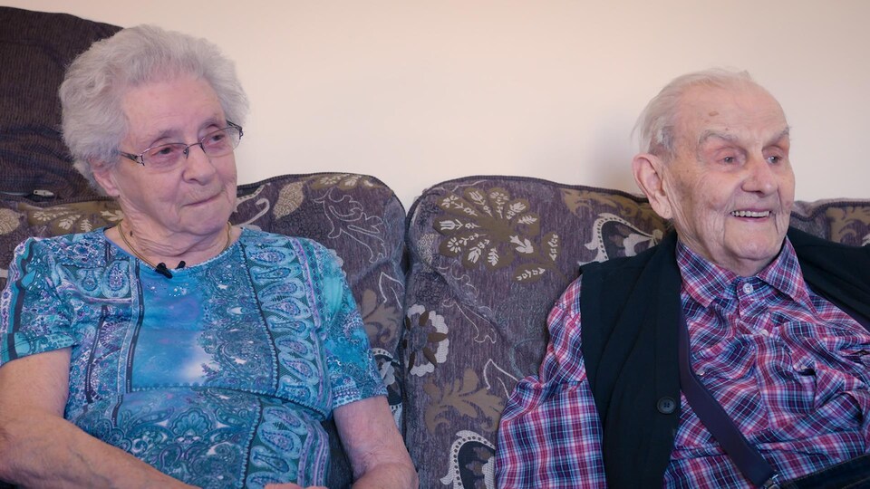 Hélène et Jean Kerbrat en entrevue à Radio-Canada.
