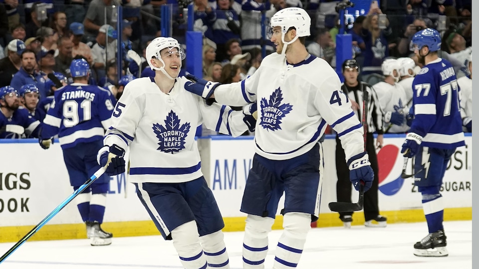 Forwards Ilya Mikheyev and Pierre Engvall celebrated with a goal in Maple Leafs uniform.
