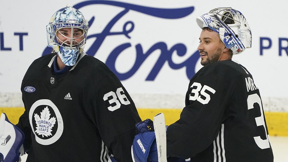 Jack Campbell and Petr Mrazek chatted while training at Maple Leafs.