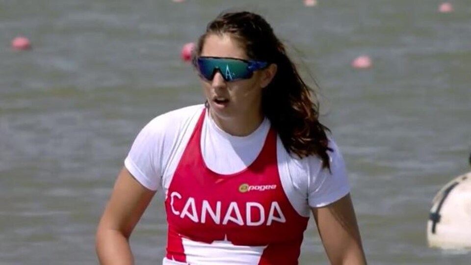 Katie Vincent dans son canoë