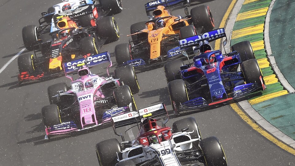 Lance Stroll (no 18) au départ du Grand Prix d'Australie