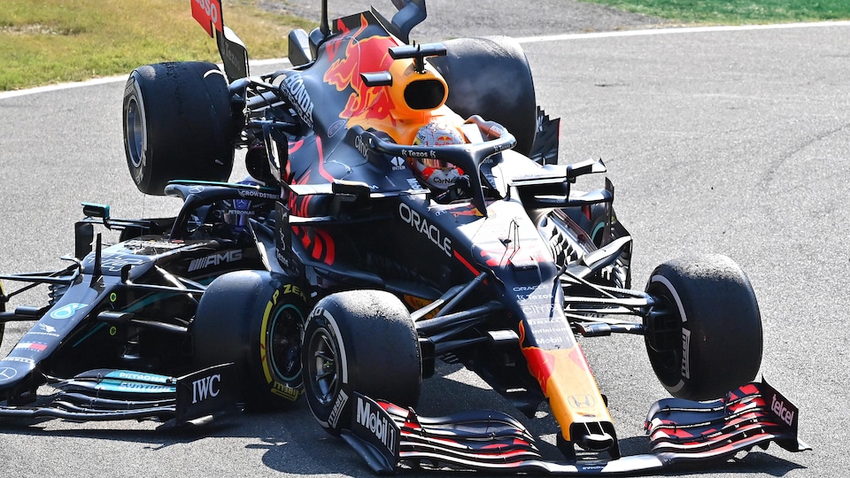 Un accident entre deux F1
