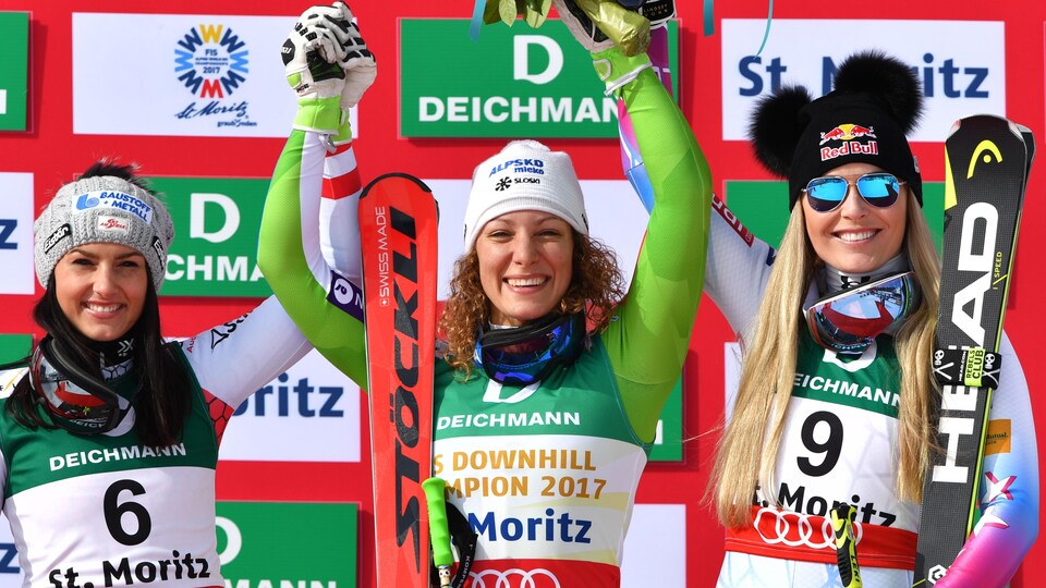 Ilka Stuhec, gagnante de l'épreuve de descente aux Championnats du monde de ski alpin à Saint-Moritz en 2017.