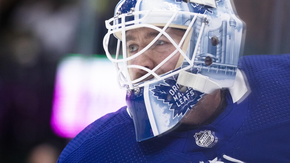 Matt Murray dans l'uniforme des Maple Leafs de Toronto.