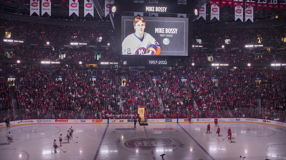 Tribute to Mike Bossy at the Bell Center