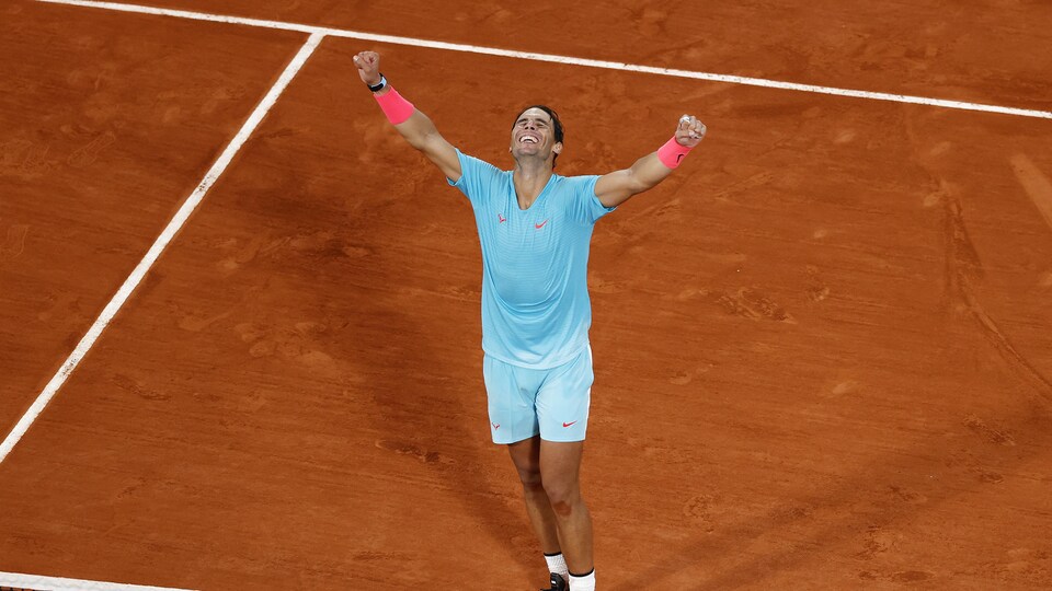 Nadal Triomphe A Roland Garros Et Egale Le Record De Federer Radio Canada Ca