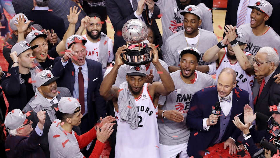 Les Raptors de Toronto célèbrent leur victoire en finale de l'Est.