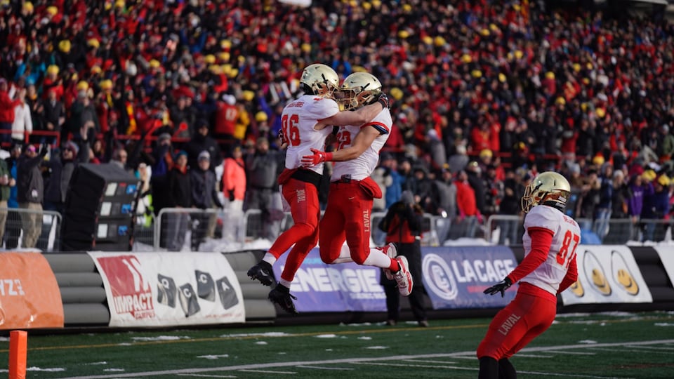 Une « Coupe Memorial » du football universitaire à Québec au printemps
