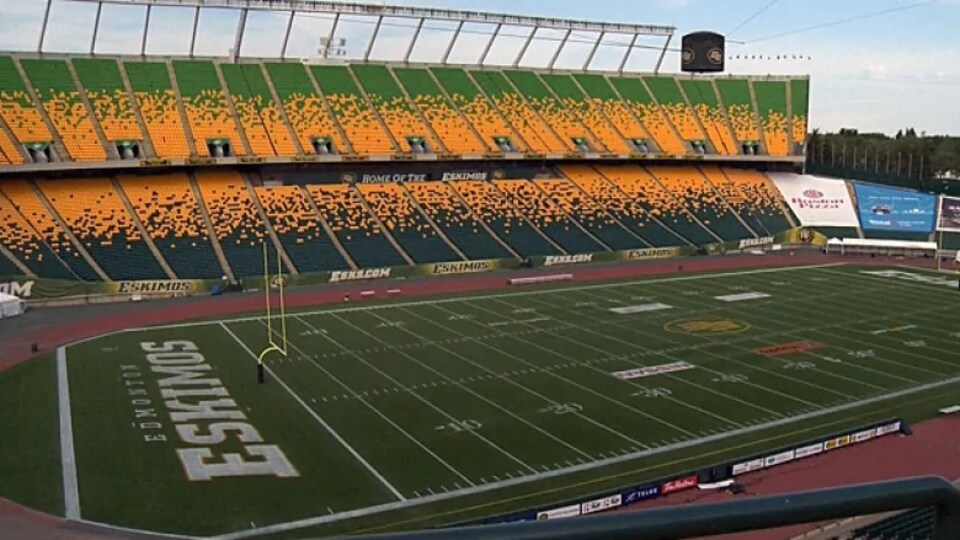 Le Stade du Commonwealth à Edmonton, vide.