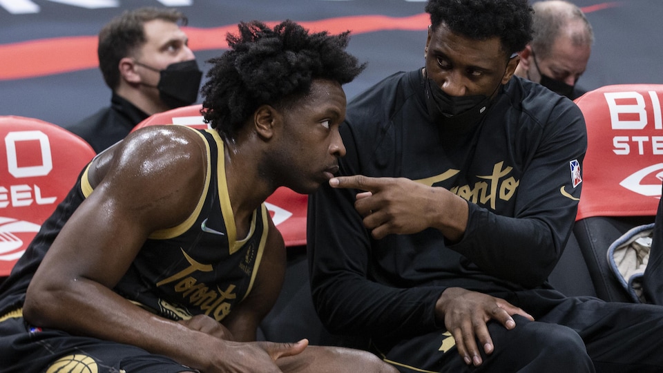 Thaddeus Young gave advice to teammate OG Anunoby of the Toronto Raptors.