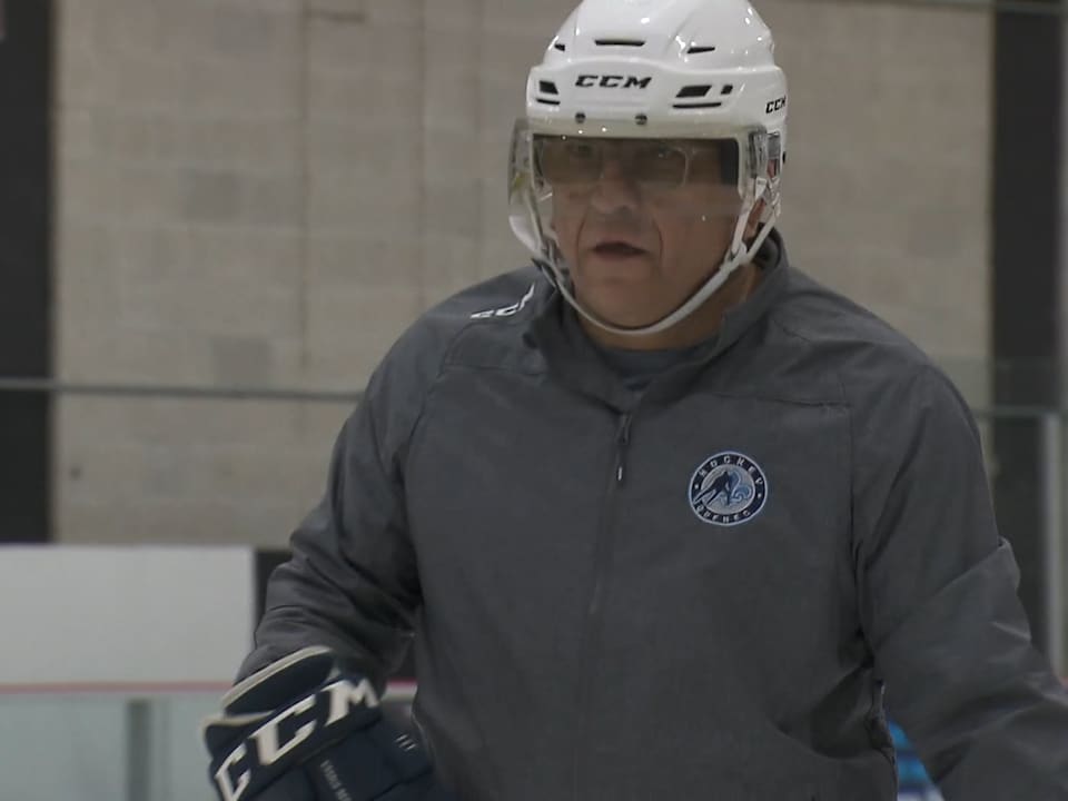 He looked at the net.