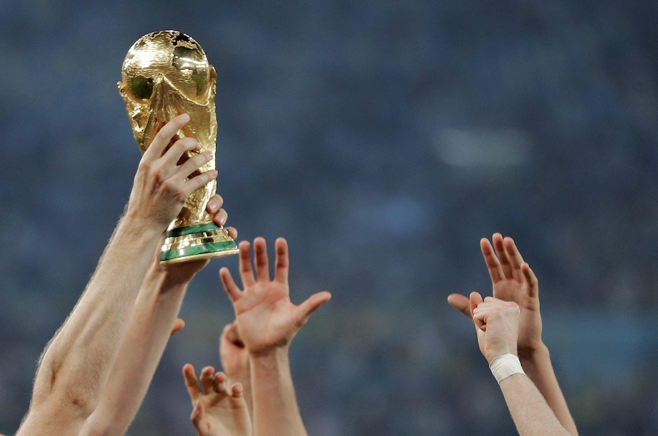 Le trophée de la Coupe du monde de soccer