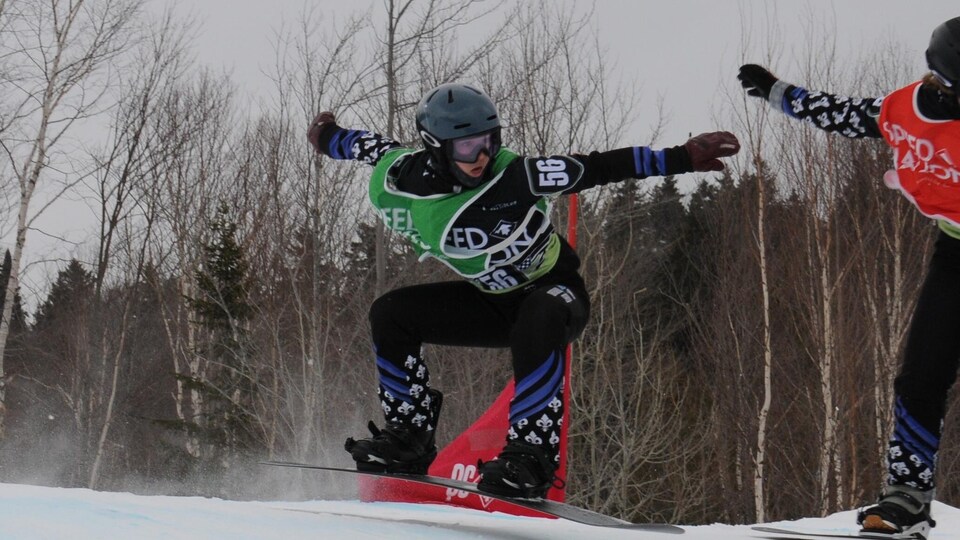Arianne Gallant en planche à neige