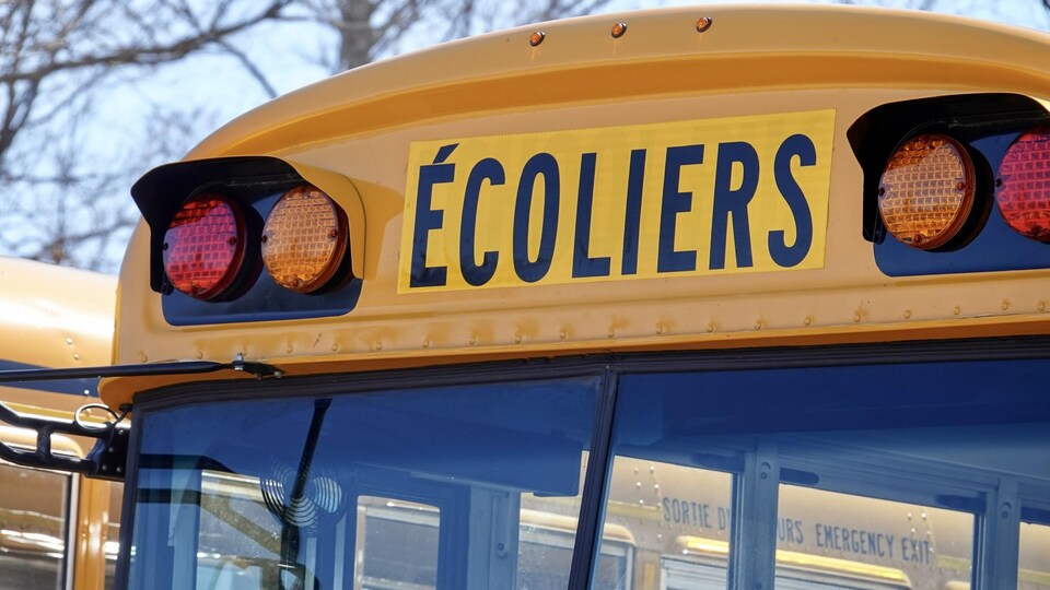Un autobus scolaire.