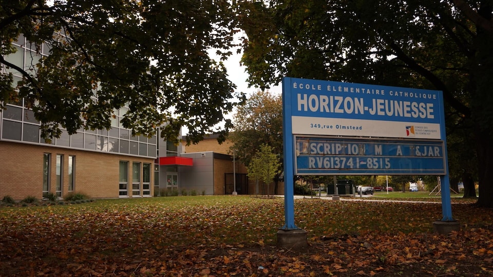 Covid 19 Une Eclosion Force La Fermeture De L Ecole Horizon Jeunesse Radio Canada Ca
