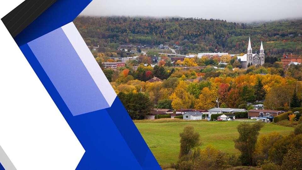 La ville de Baie-Saint-Paul dans les couleurs automnales.