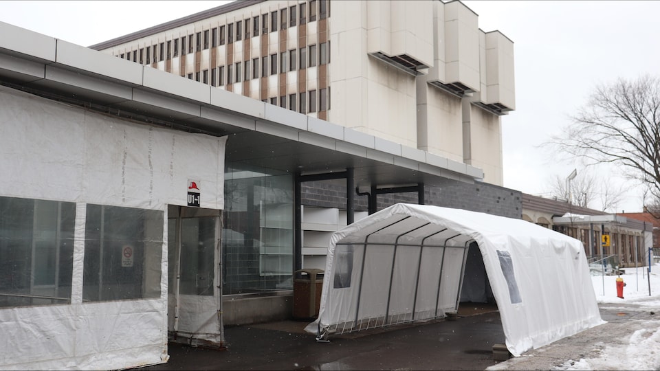 Une première personne meurt de la COVID19 dans la CapitaleNationale