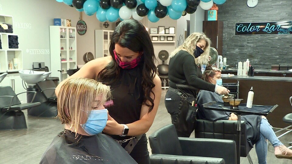 Phase 2 du déconfinement en Ontario des commerces rouvrent leurs