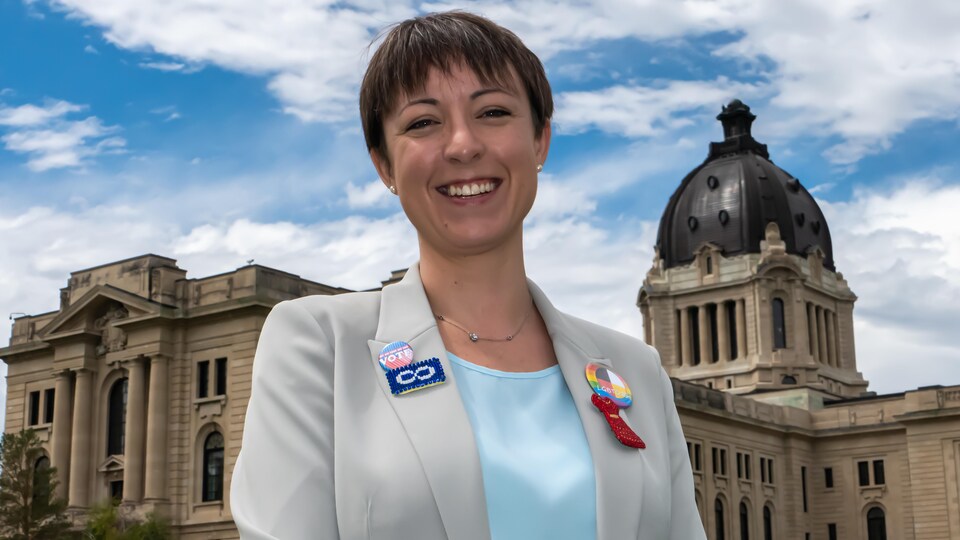 La candidate à la chefferie du Nouveau Parti démocratique de la Saskatchewan (NPD), Kaitlyn Harvey, en juin 2022.