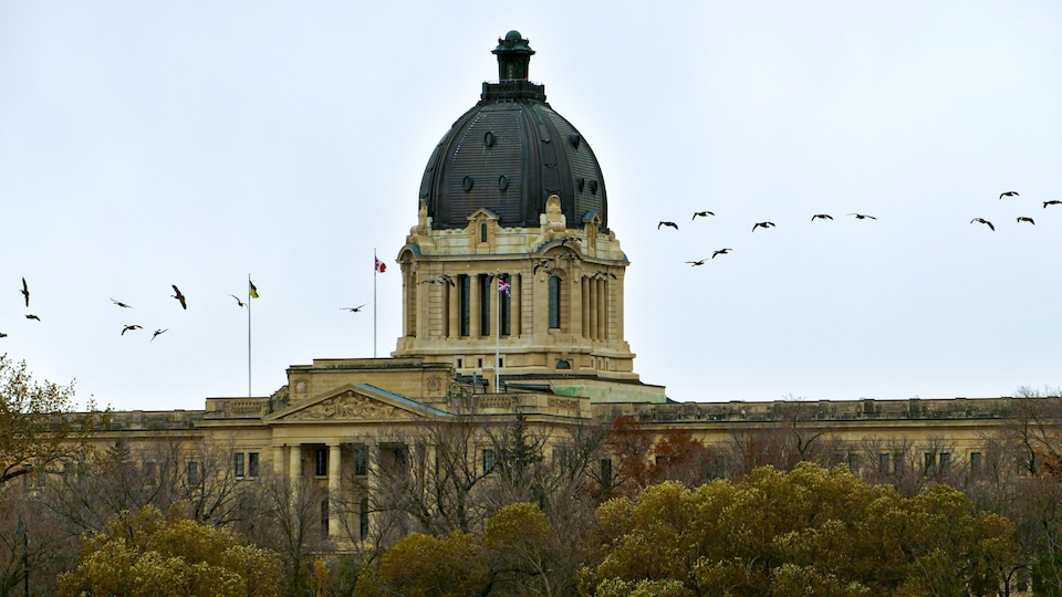 Le palais législatif de la Saskatchewan en automne.