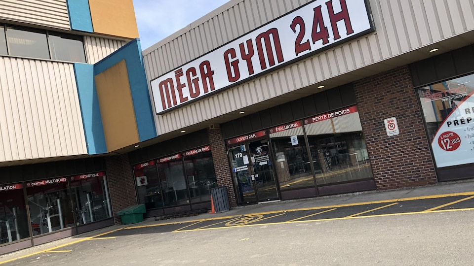 La façade du Mega Fitness Gym.