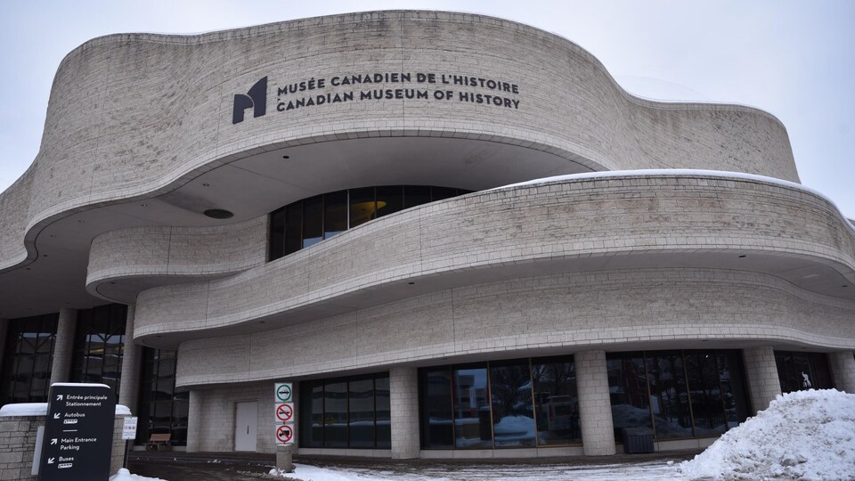 Le Musée canadien de l'histoire en hiver.