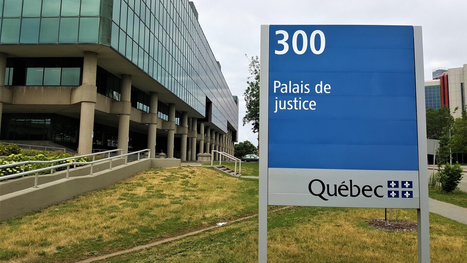 L'extérieur du palais de justice de Québec