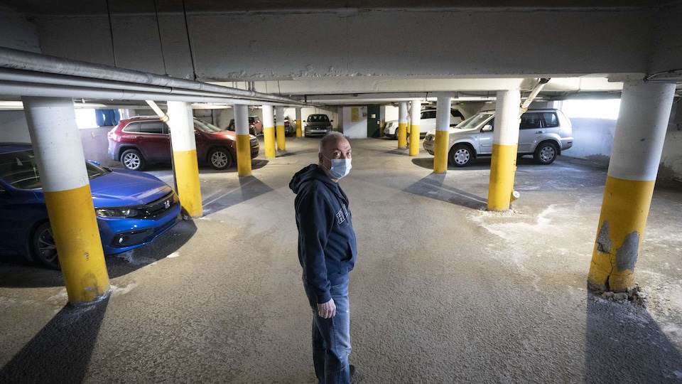 Youssef, in the parking lot at 90, rue Crépeau.